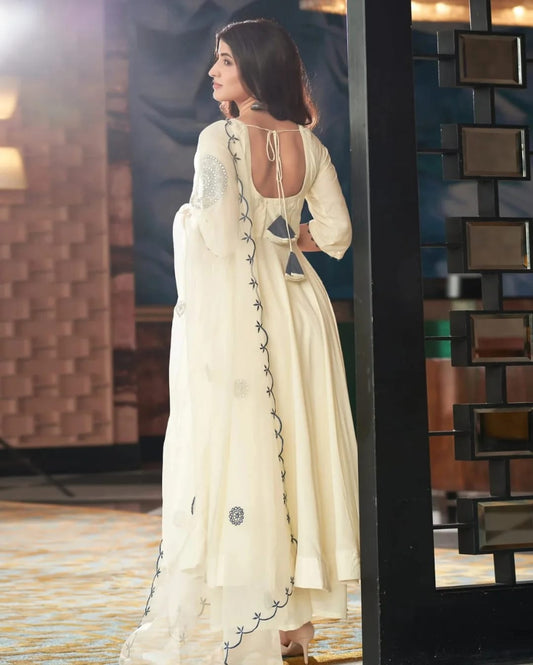 💃 Bollywood Inspired White Anarkali with Embroidered Dupatta – Festive & Party Wear 💃