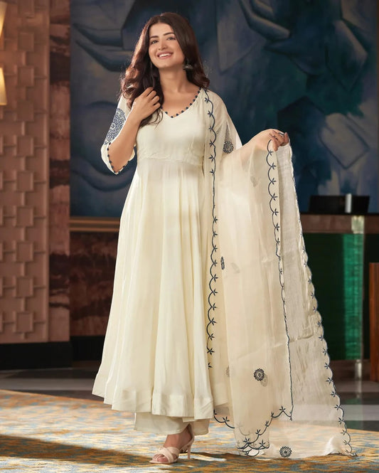 💃 Bollywood Inspired White Anarkali with Embroidered Dupatta – Festive & Party Wear 💃