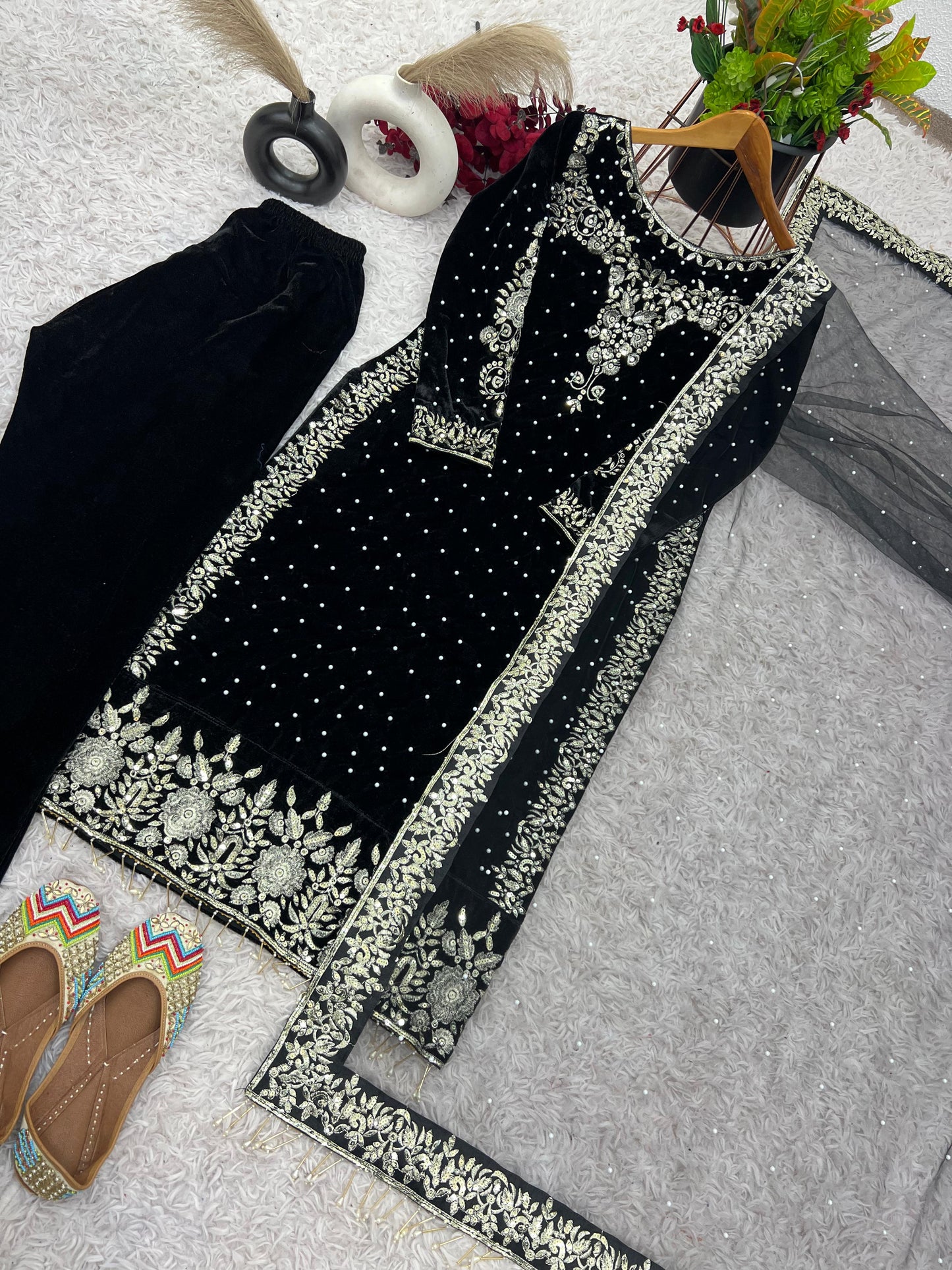 💥Launching New Party Wear Viscose Velvet Designer  Look Top-Dupatta and Fully Stiched Bottom With Heavy Embroidery Siquance Work