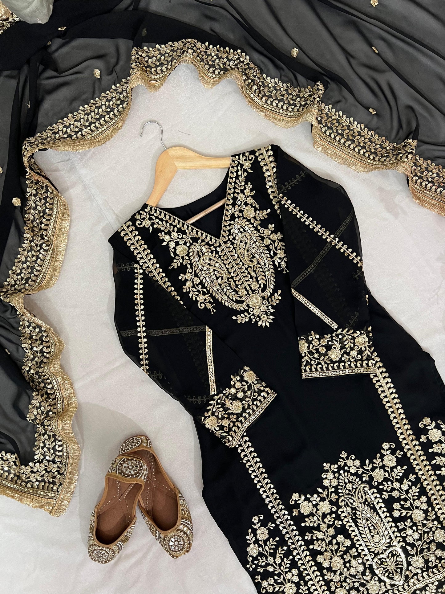BEAUTIFUL KURTA SET IN GEORGETTE FABRIC WITH AMAZING SEQUINS & THREAD EMBROIDERY WORK