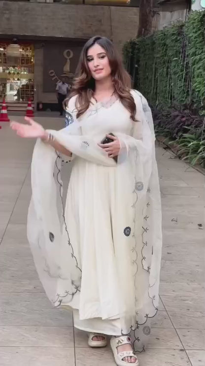 💃 Bollywood Inspired White Anarkali with Embroidered Dupatta – Festive & Party Wear 💃