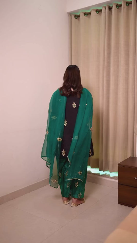 THE BEAUTY OF YOUR WARDROBE WITH THIS NEWLY LAUNCHED VELVET KURTI-PLAZZO SET